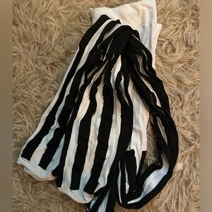Snag tights vertical black and white stripe NEW size E